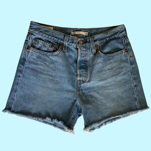 Levi's Wedgie Jean Shorts Size 28